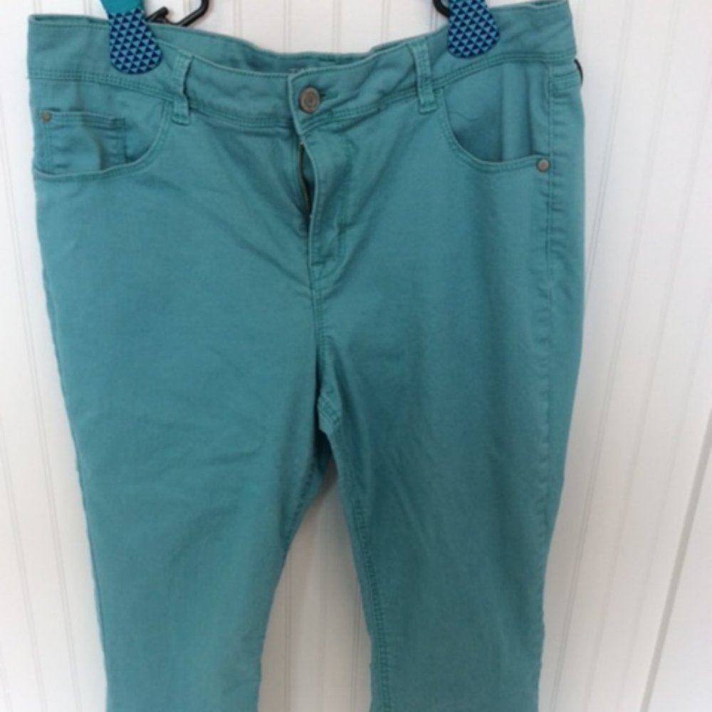 Women's capris